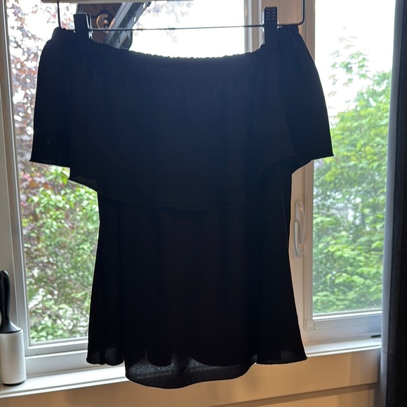 Black Off-Shoulder Ruffle Top - Picture 2 of 3